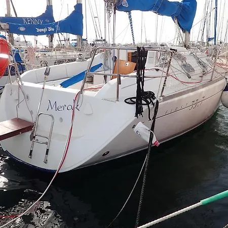 Merak On The Water *