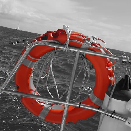 Merak On The Water Botel *